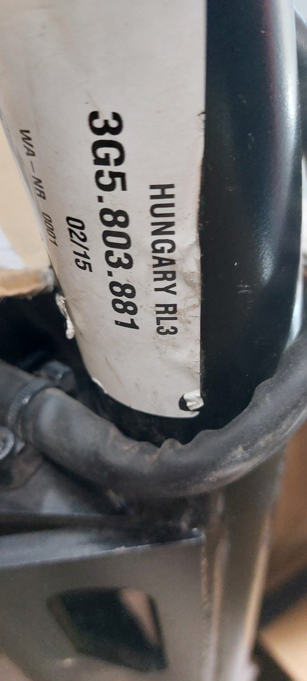 Volkswagen Passat B8 krátka limuzína 3G5 803 881